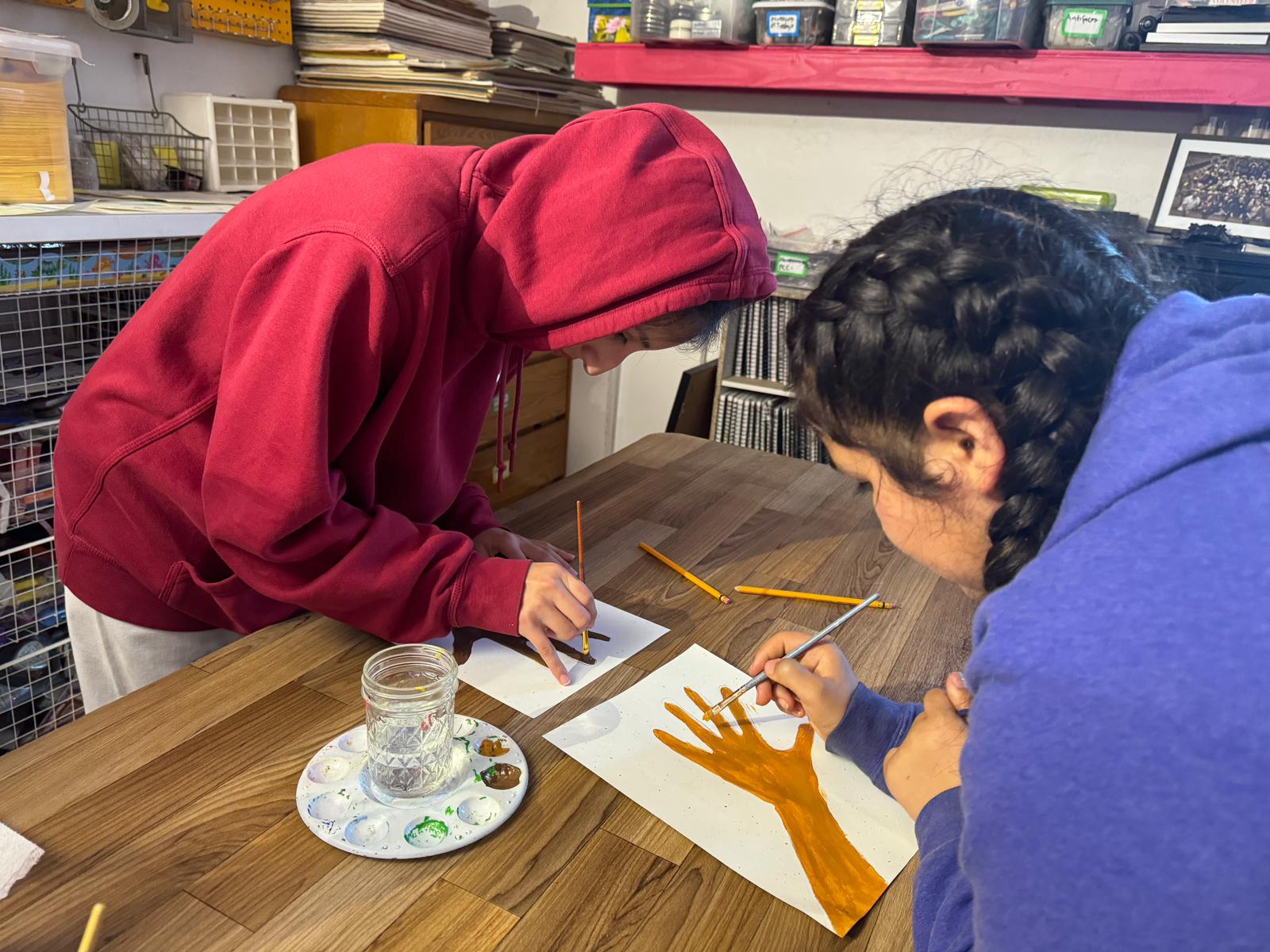Children from Casa Círculo Cultural use art to counteract hate