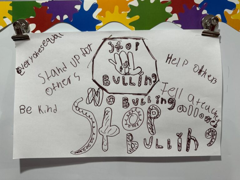 Niños de Casa Círculo Cultural utilizan el arte para contrarrestar el odio