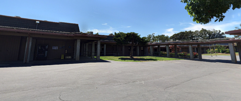 Llamadas falsas de tiroteo y amenaza de bomba llevaron a cerrar dos escuelas secundaria de Palo Alto