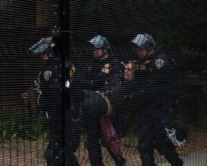 Policía arresta a manifestantes pro palestinos