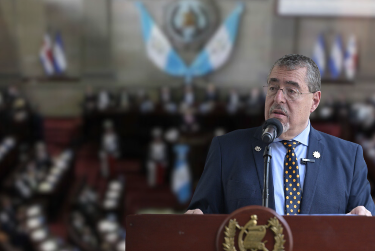 Duelo entre rateros y autoridades