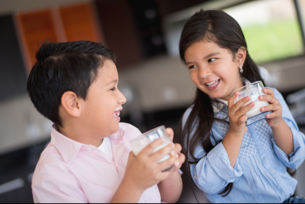 Instituto de políticas de nutrición de UC Berkeley busca niños pequeños para un estudio sobre leche