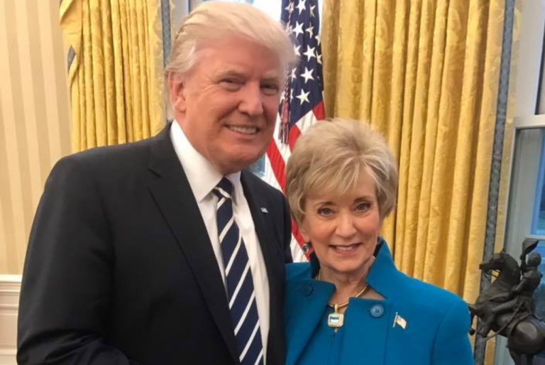 De la WWE a dirigir la educación de EE. UU., ella es Linda McMahon