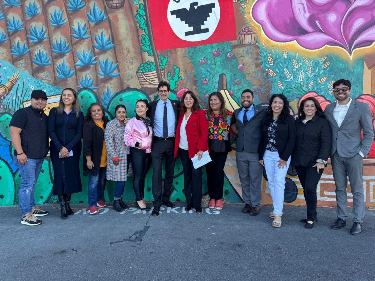 Líderes del condado San Mateo se unen al senador Josh Becker y reafirman apoyo a comunidad inmigrante
