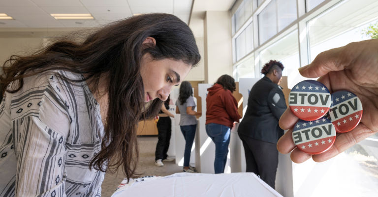 Miles de jóvenes de 16 y 17 años se preinscriben para votar en el condado de Santa Clara
