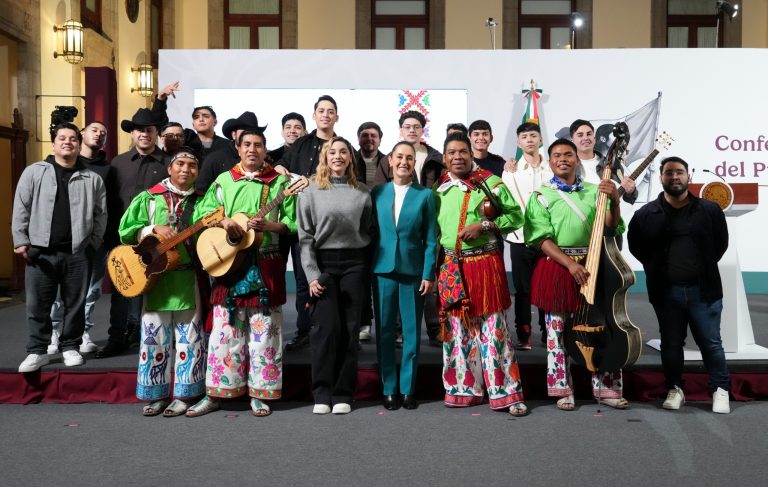 Presidenta de México presenta Himno Migrante, un homenaje a todos los hermanos mexicanos en el extranjero