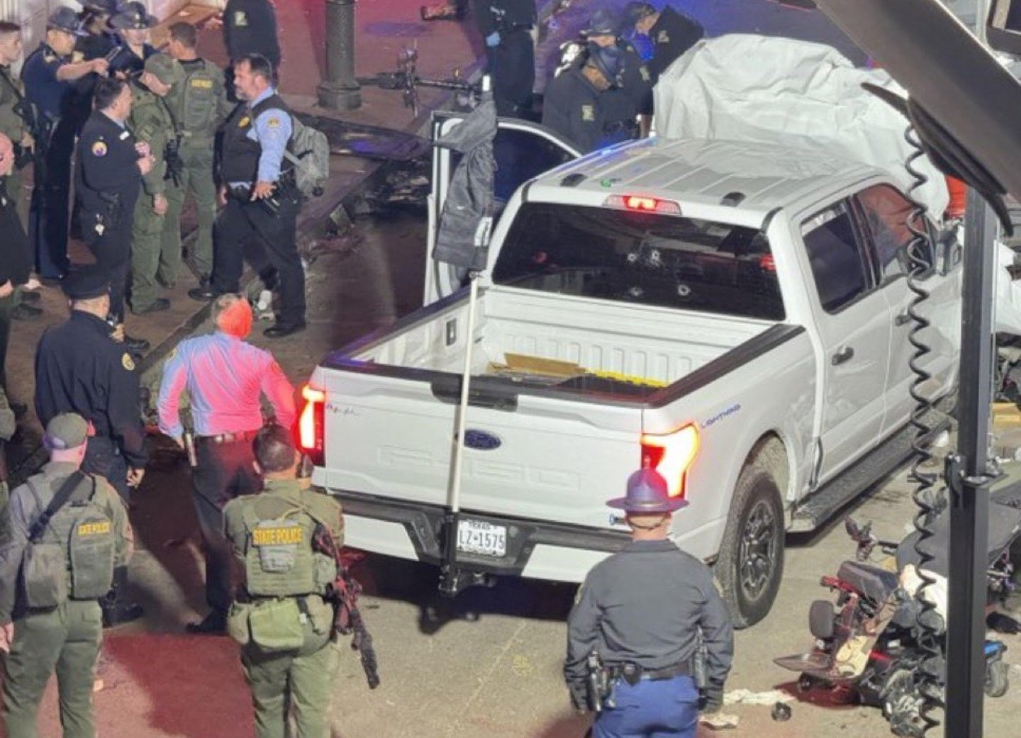 Atropellamiento masivo en la calle de Bourbon Street, Nueva Orleans, que dejó 15 víctimas mortales.