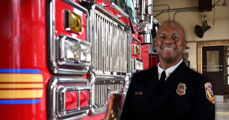 Redwood City anuncia a Baraka Carter como su nuevo jefe de bomberos