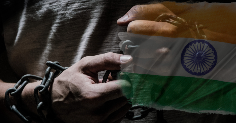Indignación por traslado de inmigrantes a la India encadenados durante un vuelo de 40 horas