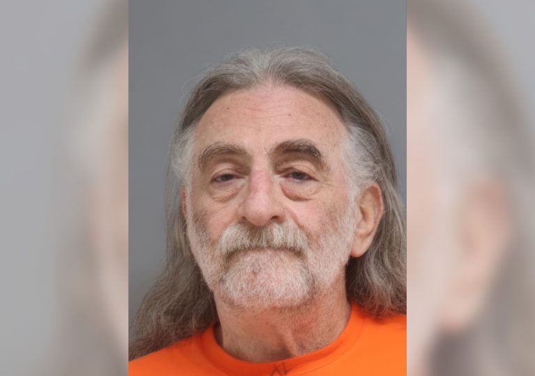 Maestro sustituto en condado de San Mateo es arrestado bajo sospecha posesión de material sobre abuso sexual infantil