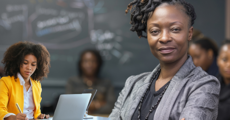 Mujeres afrodescendientes enfrentan discriminación racial laboral, según un nuevo informe