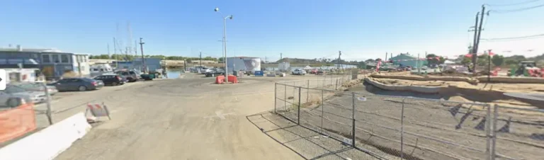 Redwood City y HERO acuerdan resolver litigio y limpian Docktown Marina juntos