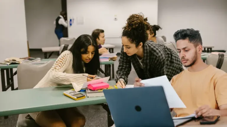 Financiamiento CADAA: un faro de esperanza para estudiantes californianos