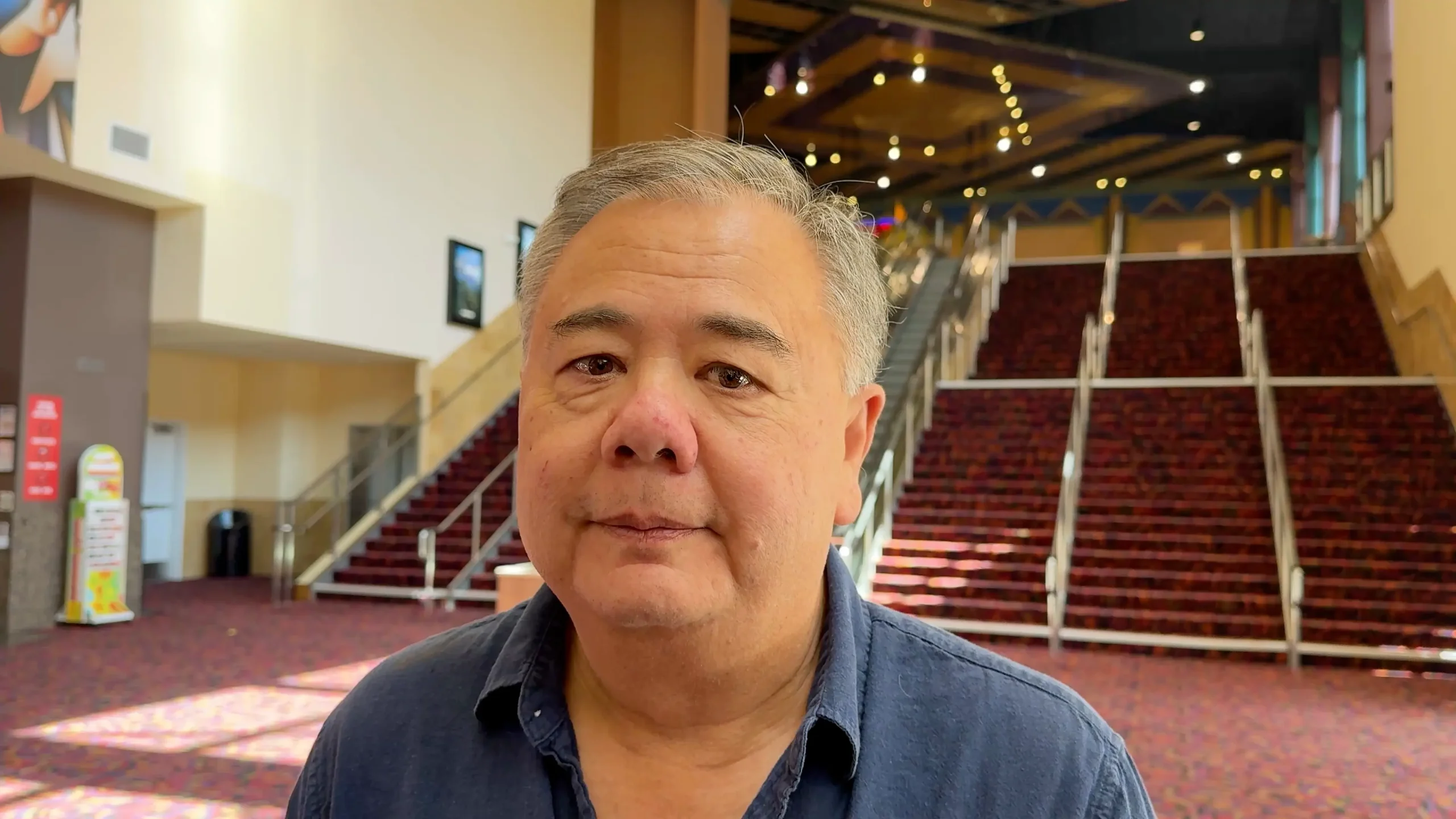 Dirigida por el cineasta japonés-estadounidense y ex periodista Kerwin Berk, Kintsukuroi narra el angustioso viaje de una familia japonesa-estadounidense desde su vida antes de la guerra en San Francisco, pasando por el encarcelamiento forzoso en campos de concentración estadounidenses durante la Segunda Guerra Mundial, hasta los campos de batalla de Europa.