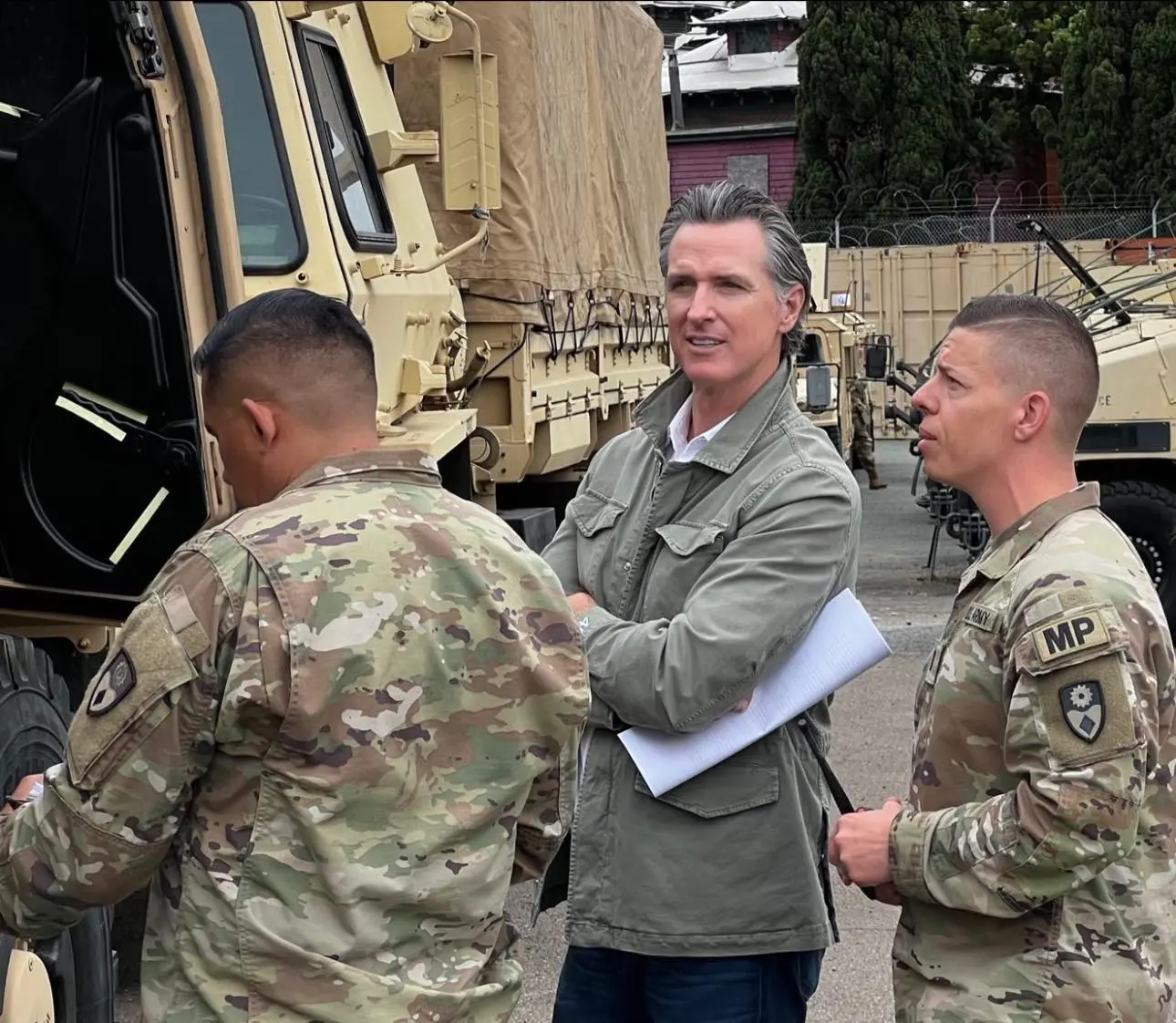 En un fallo considerado como un hito en la defensa del federalismo y los derechos civiles, un juez federal bloqueó la Militarización Impulsada por Trump en Los Ángeles.