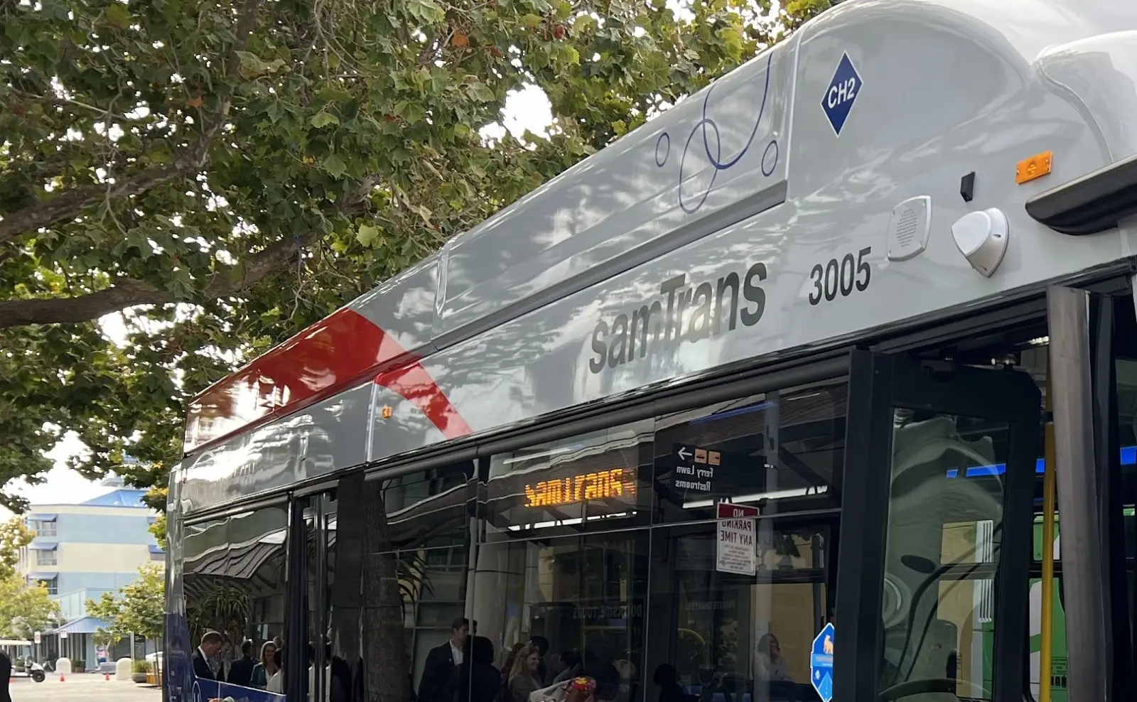 El Distrito de Tránsito del Condado de San Mateo aprobó un contrato para construir una nueva infraestructura de carga de autobuses eléctricos. Foto: Samtrans