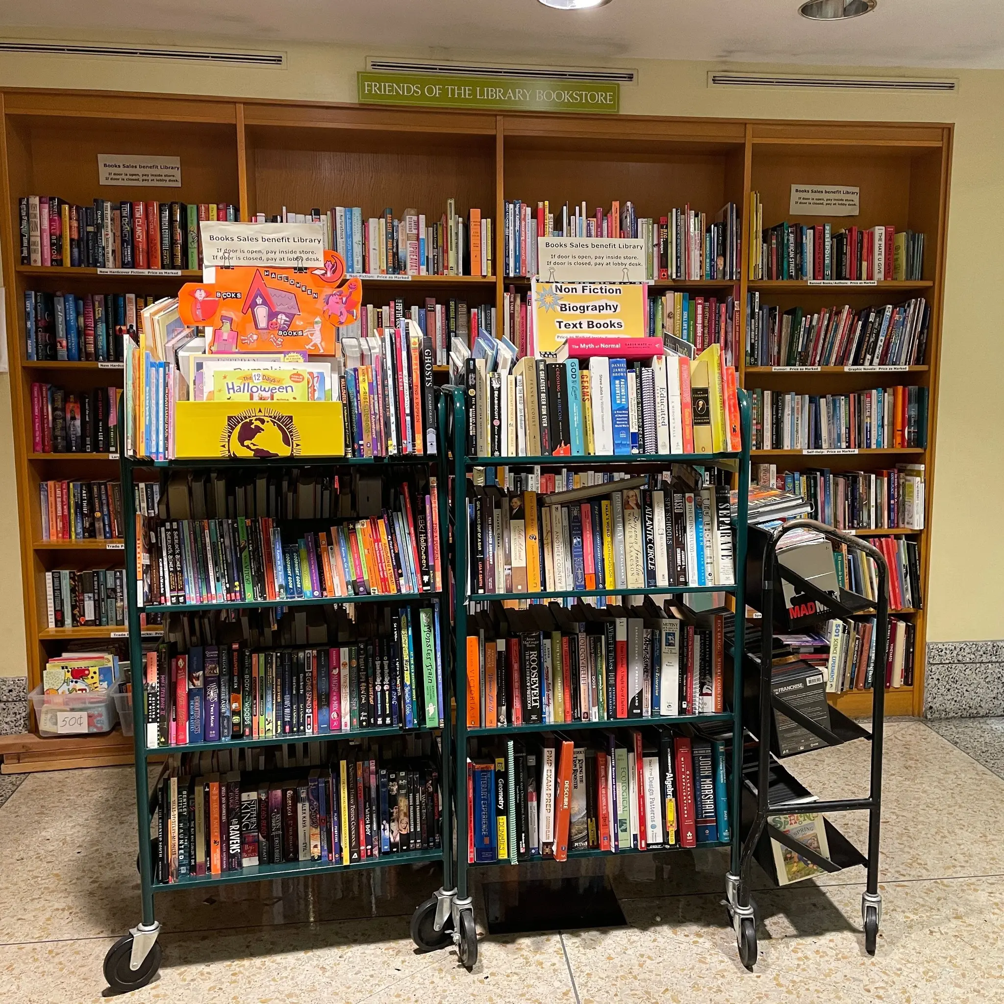 La Biblioteca Pública de Redwood City anunció una serie de programas y recursos para apoyar el éxito educativo de estudiantes de todas las edades. Foto: Facebook Redwdood City Public Library. 