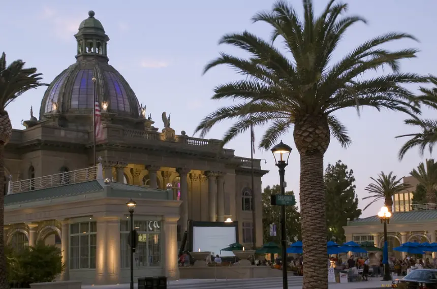 El próximo 27 de agosto, el Club de Mujeres de Redwood City será sede de un evento para dialogar sobre el futuro del centro urbano de Redwood City.