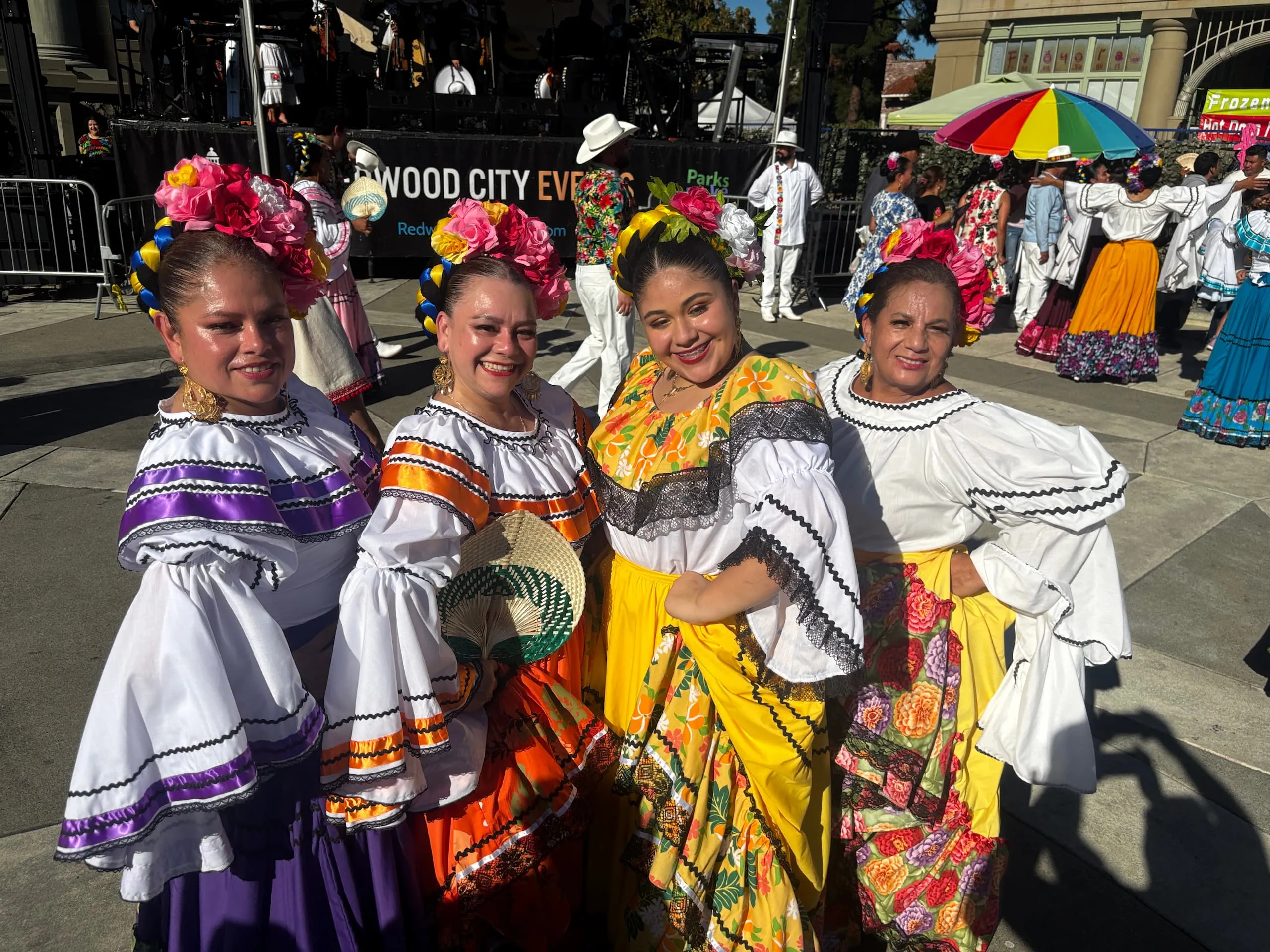 Este domingo 14 de septiembre, el centro de Redwood City se engalanó y llenó de alegría y orgullo con la celebración del 215 aniversario del Grito de Independencia de México. 