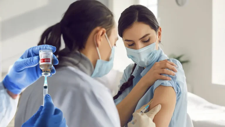 Vacunas, esenciales para la prevención de enfermedades: expertos