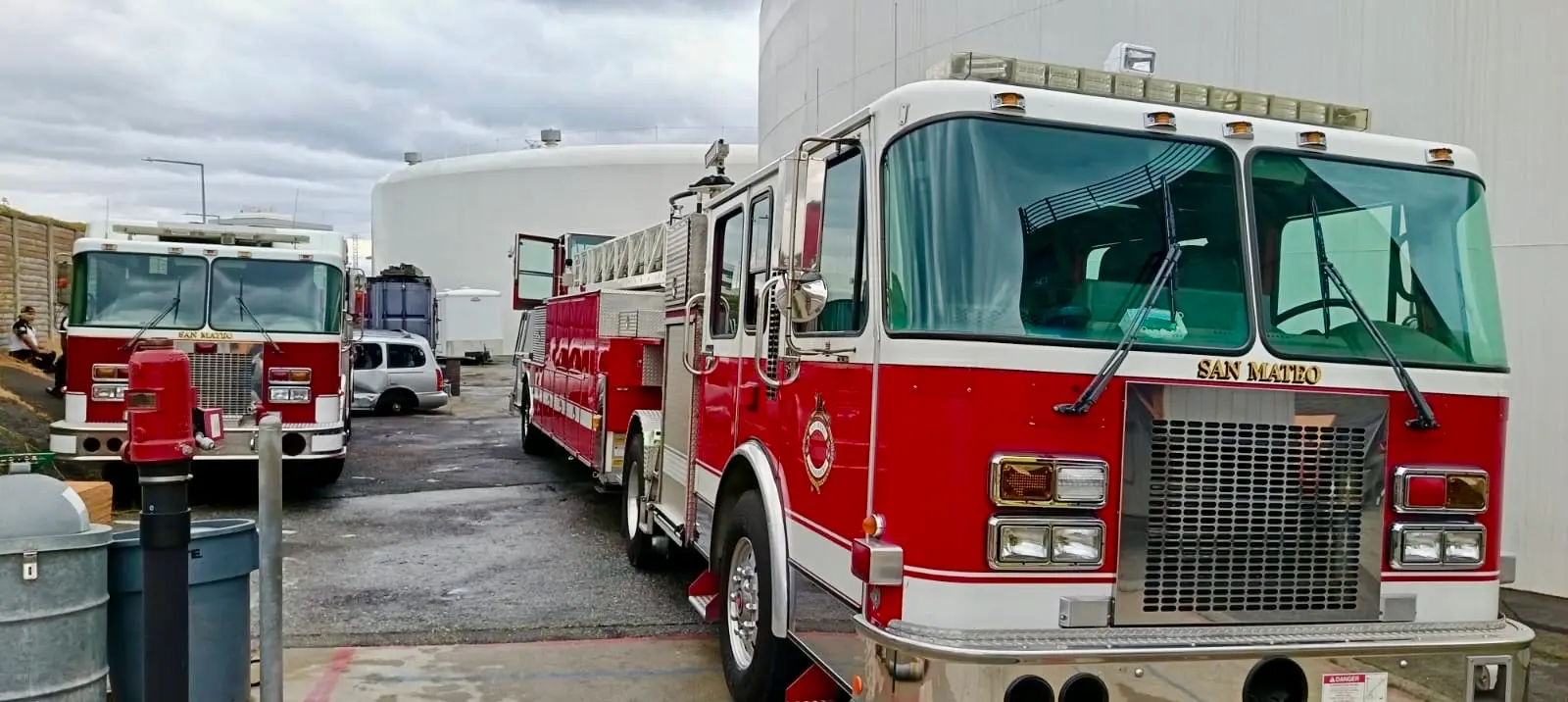 Los bomberos del condado de San Mateo usaban estas unidades para entrenar a sus cadetes, pero que estaban pensando en prescindir de ellas porque una data de 1997 y la otra de 2001.