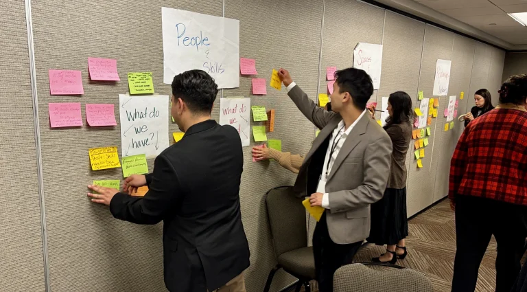 Organizaciones californianas buscan servir mejor a la gente en tiempos de recortes federales