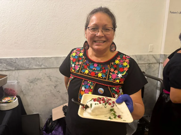 Camino al 15º Aniversario del Día de Muertos en Redwood City