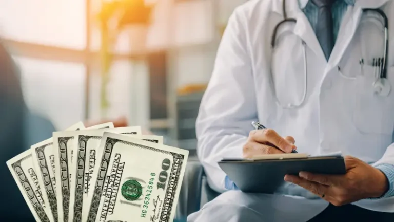 Millones de personas podrían perder cobertura médica por incremento de costos: expertos