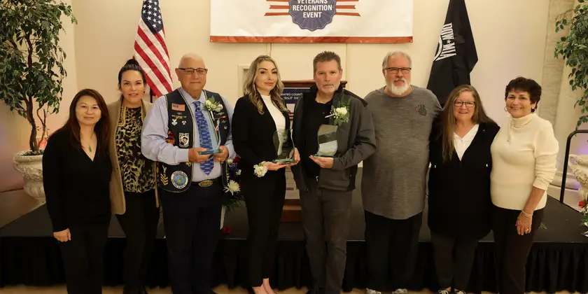 El condado de San Mateo reconoció este jueves a Michael William O’Brien, submarinista de la Marina de Estados Unidos, como Veterano del Año 2025.