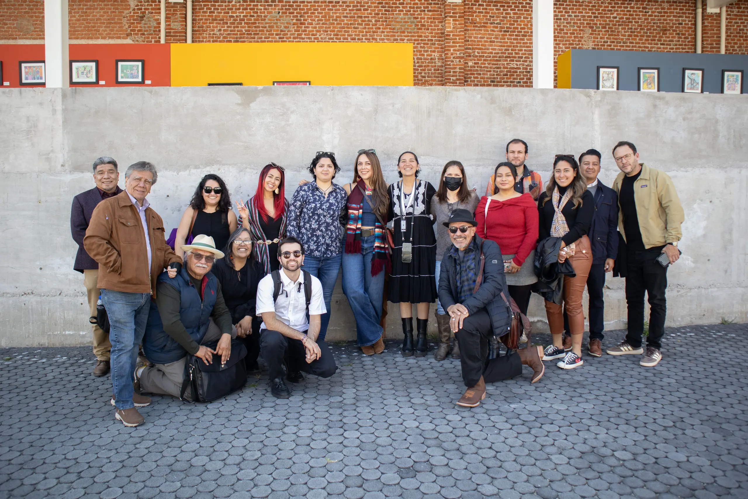 Un grupo de artistas binacionales se reunió en la Ciudad de México para hacer algo más que mostrar su trabajo: vinieron a tender puentes.