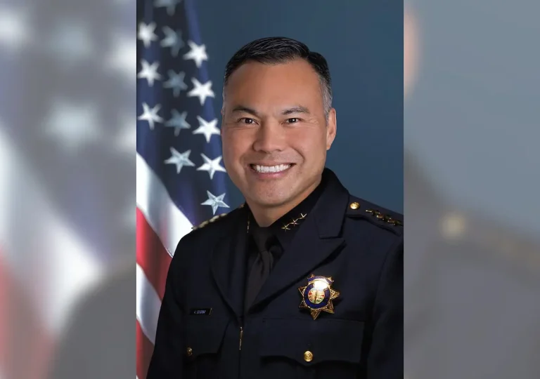Oficina del Sheriff del condado de San Mateo recontrata a Chris Hsiung como subsheriff