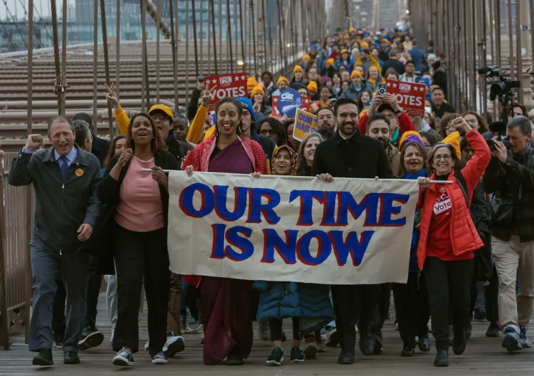 Zohran Mamdani hace historia como el primer alcalde inmigrante y musulmán de Nueva York