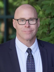 El Concejo Municipal de Redwood City seleccionó a Patrick Heisinger como el próximo administrador municipal.