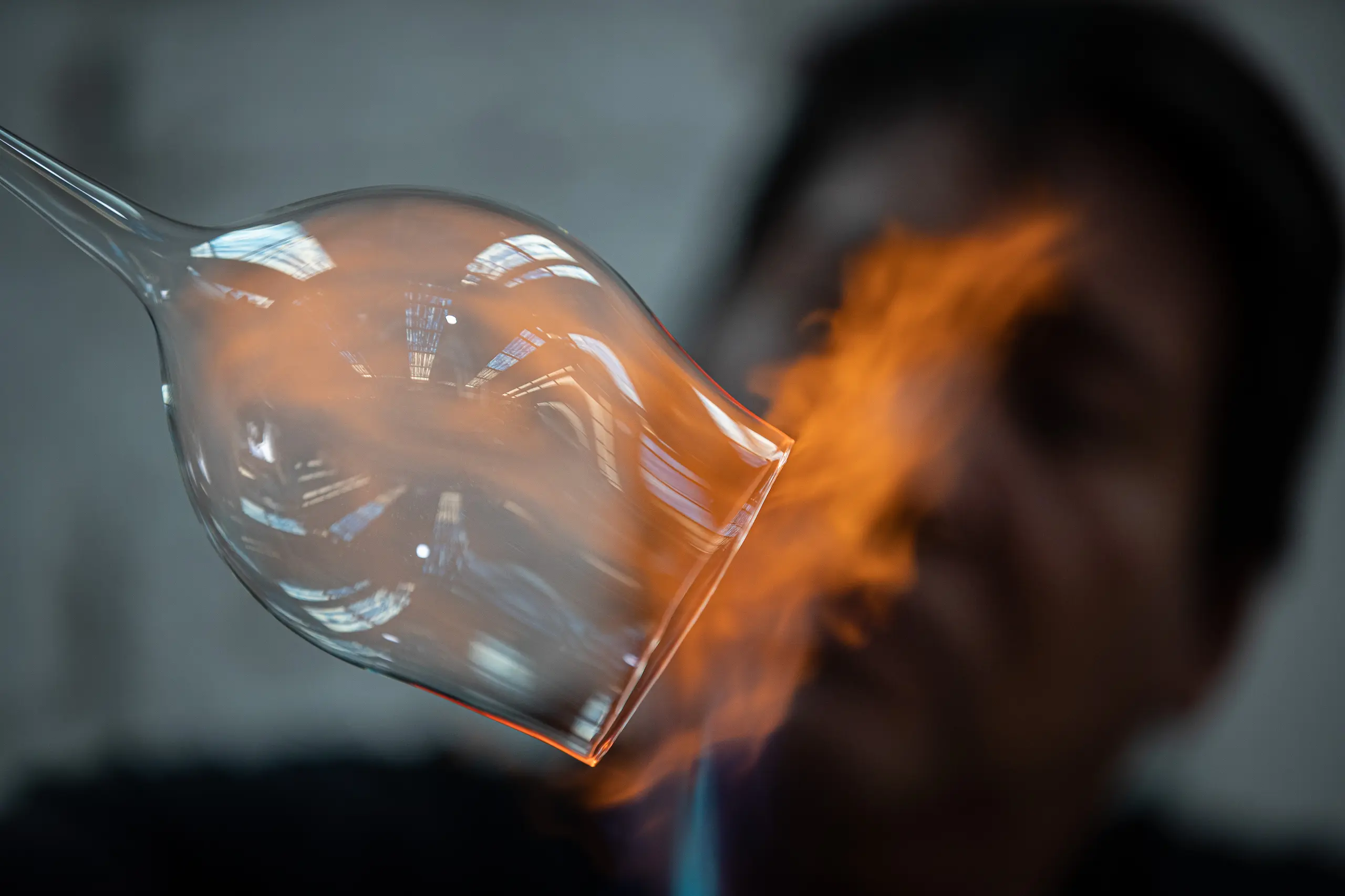 Muy cerca de esta región se encuentra Tlalpujagua, un encantador Pueblo Mágico famoso por su producción artesanal de esferas navideñas.