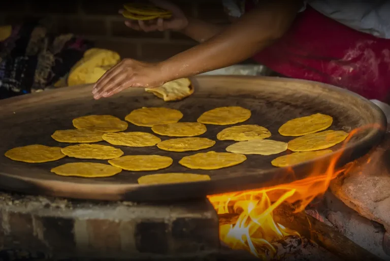 La tortilla: del maíz y el comal al espacio exterior, el alimento que une a México con el mundo