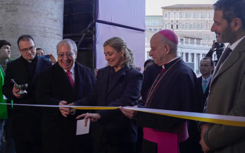 La gobernadora Maru Campos inauguró la participación mexicana en este evento emblemático, al que describió como un honor y un orgullo para el estado.