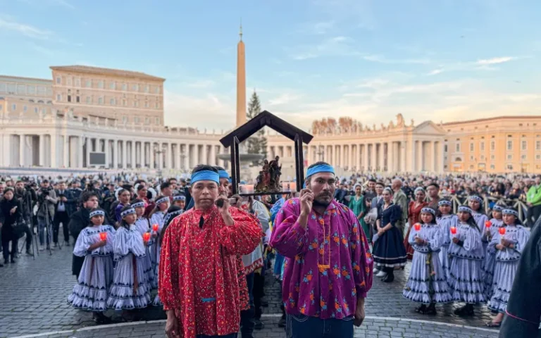 México debuta en los “100 Presepi” del Vaticano con un nacimiento rarámuri de Chihuahua