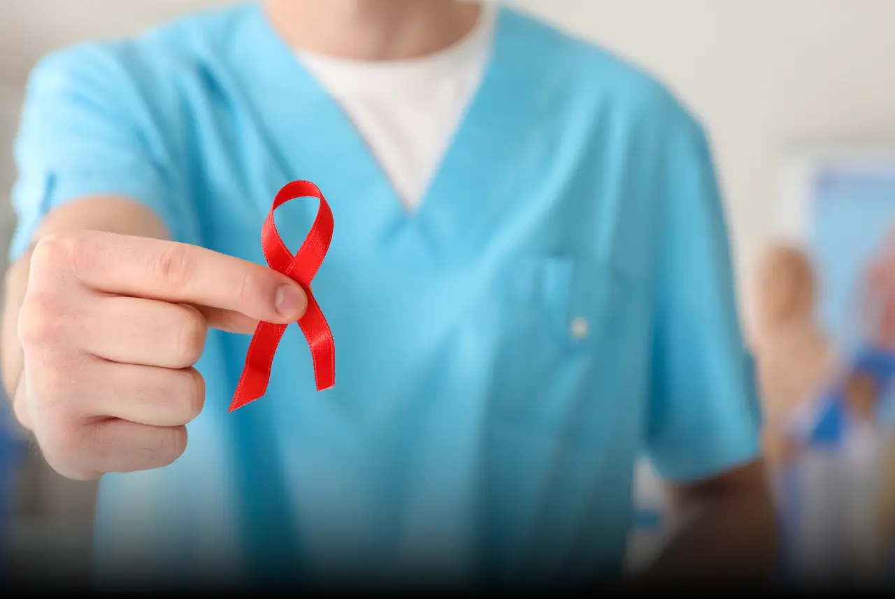 El gobernador de California, Gavin Newsom, llamó a no retroceder en la lucha ante la crisis global del VIH/SIDA