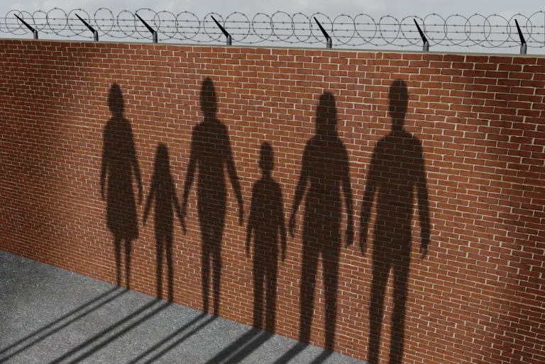 Mayoría en California desaprueba la estrategia migratoria de Trump y exige proteger el debido proceso