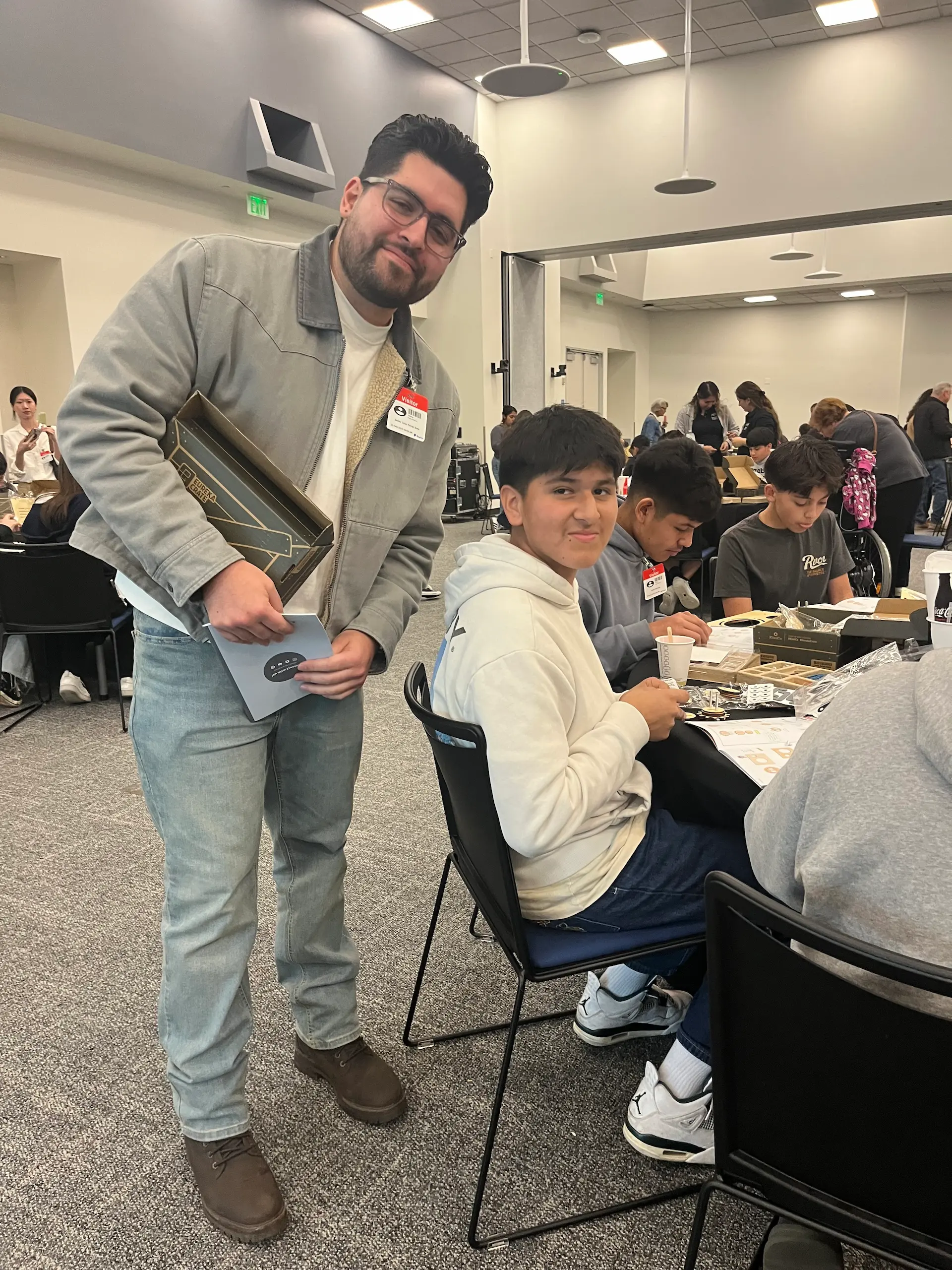 El impacto de LFF se refleja en los jóvenes que han completado el programa YIP, mostrando un crecimiento significativo en compromiso comunitario, liderazgo y aspiraciones profesionales. 