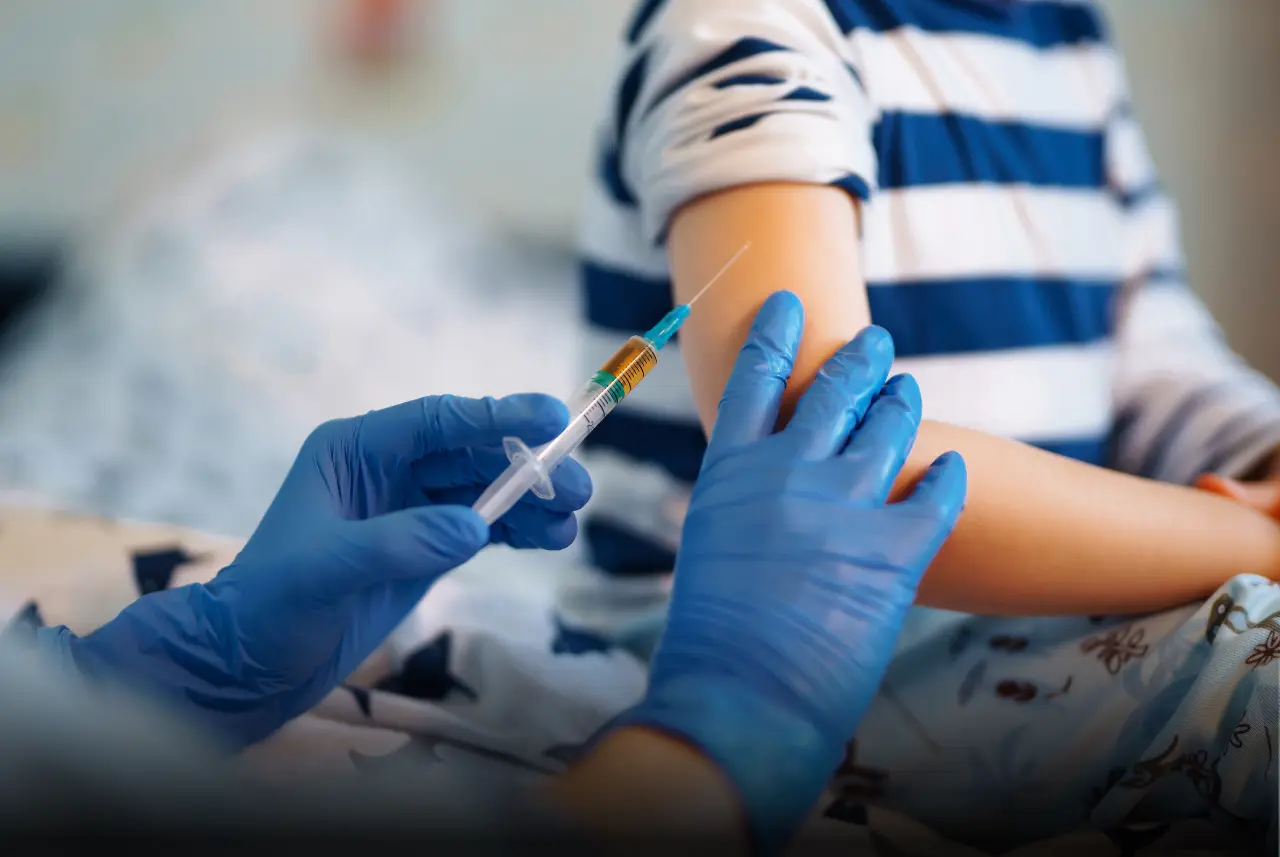 El gobernador de California, Gavin Newsom, condenó los cambios al programa federal de vacunación infantil impulsados por la administración del presidente Donald Trump.