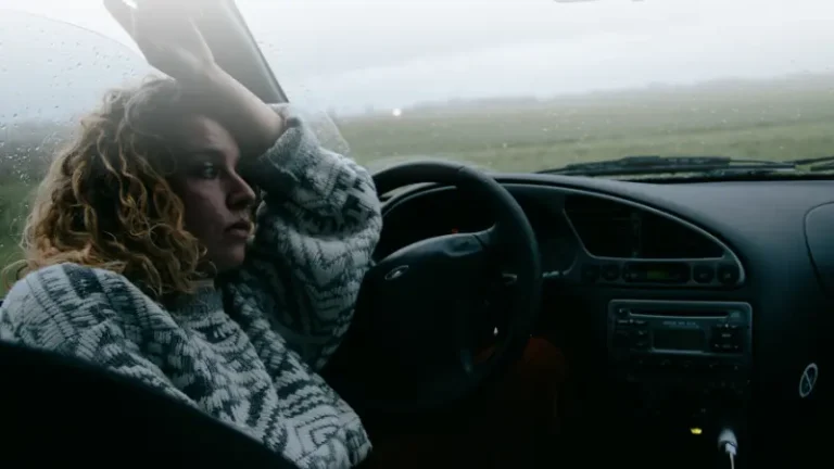 Condado de Santa Clara considera tener estacionamiento seguro para mujeres en situación de violencia