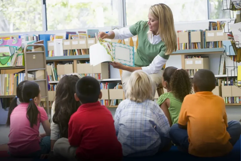 ¿Será este el año en que California haga obligatorio el jardín de infantes?