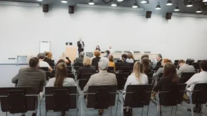 Redwood City celebrará conferencia OYE para impulsar a jóvenes latinos