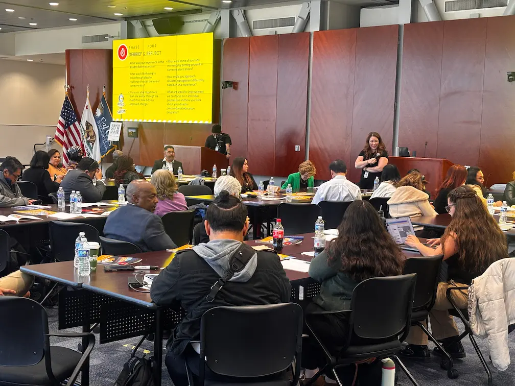 La Oficina de Servicios de Emergencia del Gobernador de California (Cal OES) llevó a cabo una sesión informativa clave para medios de comunicación étnicos. Foto: Raúl Ayrala.