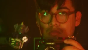 Jonnathan Álvarez y su universo de monstruos. Foto: cortesía.