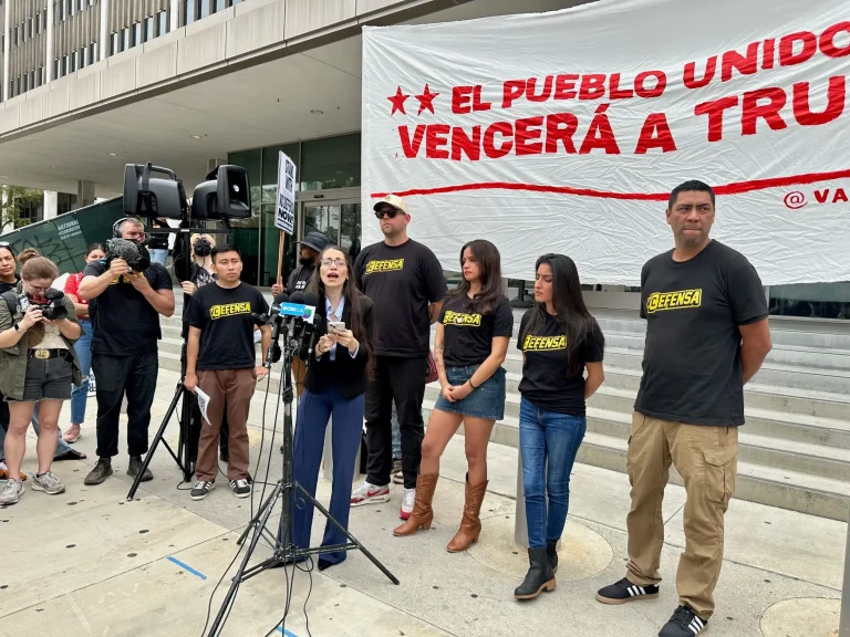Redadas en hogares de activistas proinmigrantes buscan intimidar y criminalizar