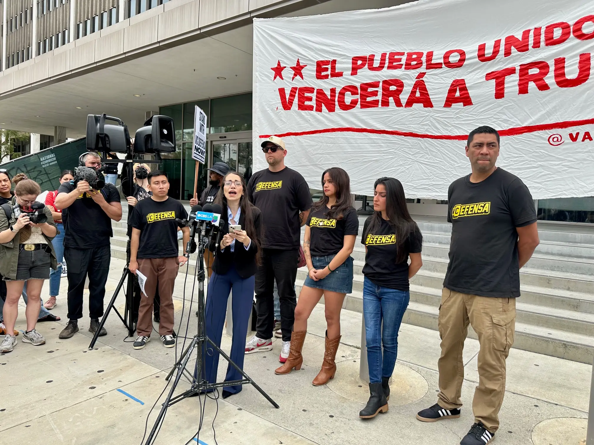 Las redadas en hogares de activistas proinmigrantes ‘Se trata de una cacería de brujas orquestada por una jauría de perros rabiosos que se esconden tras la corrupta administración de Trump’, dice la abogada Reem Yassia