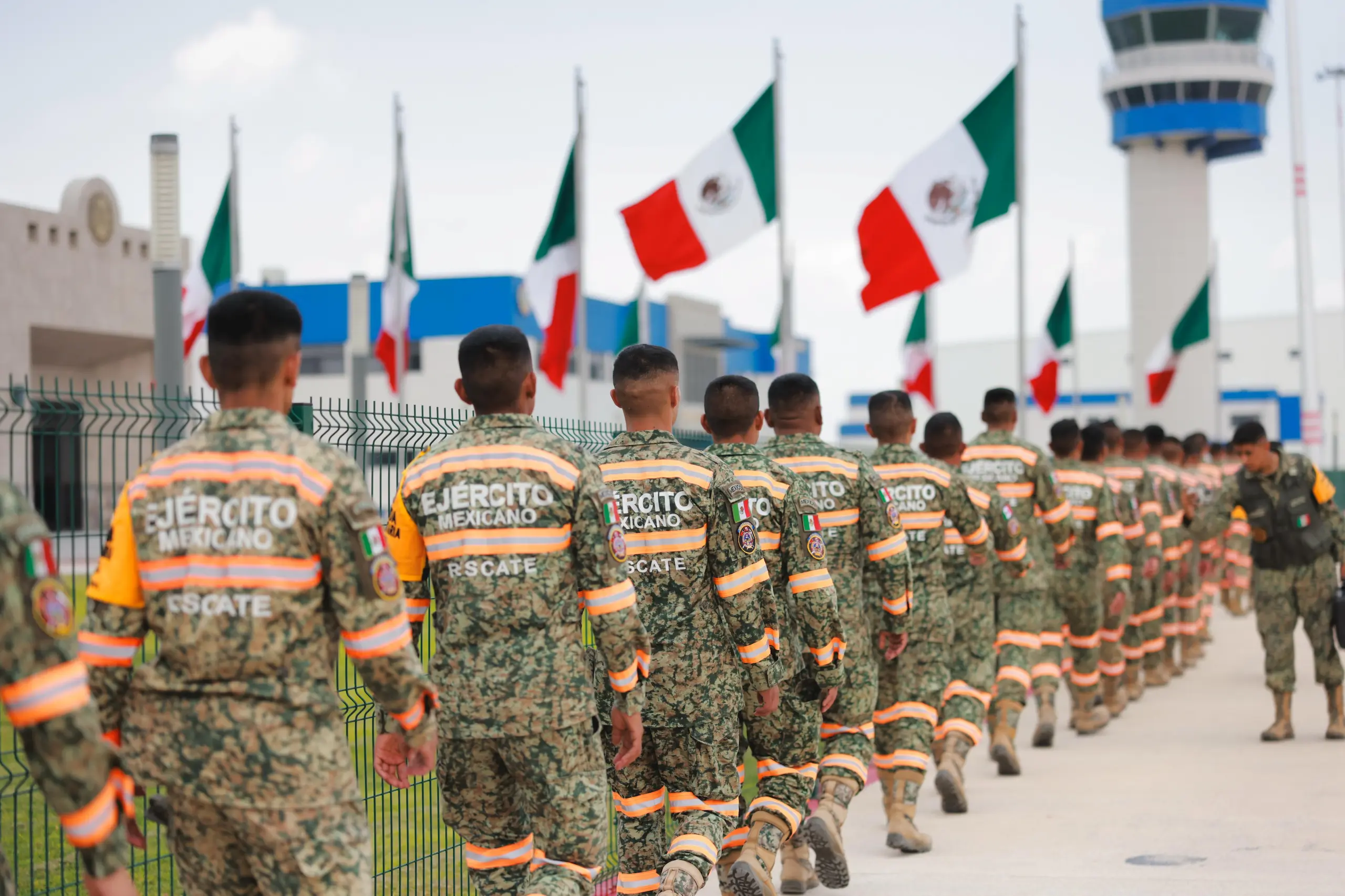 El contingente mexicano está integrado por 261 elementos: 240 del Ejército, 11 de la Fuerza Aérea y 10 de la Guardia Nacional.