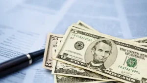 California grava con 100% sobre cualquier distribución que reciban residentes de California del fondo federal de mil 776 millones de dólares impulsado por el presidente Donald Trump.